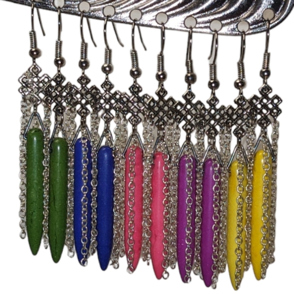 Handmade Silver Plated Celtic Knot Chains & Howlite Dagger Bead Dangle Earrings - Picture 4 of 5